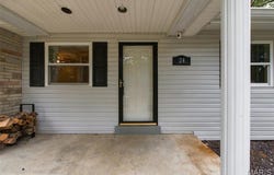 24 Glenwood Drive, Fenton, MO 63026