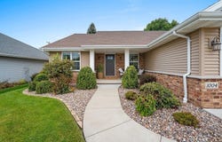 1004 HEYERDAHL Heights, HOBART, WI 54313