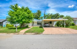207 Hamilton Avenue, Ballinger, TX 76821