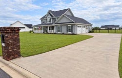1512 Plantation Circle, Blackshear, GA 31516