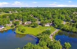 2552 S Skyline Drive, Springfield, MO 65804