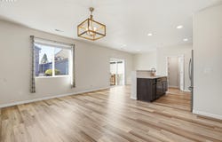 904 BEAR CREEK Dr, Molalla, OR 97038
