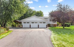 902 76th Avenue S, Fargo, ND 58104