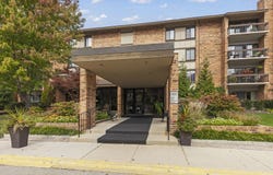 201 Lake Hinsdale Drive, Willowbrook, IL 60527