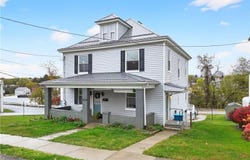 105 Center Ave, Mount Pleasant, PA 15666