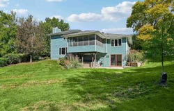 2129 Slagle Cir, IowaCity, IA 52246