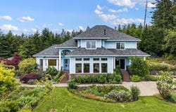 34394 Deerwood Dr, Eugene, OR 97405