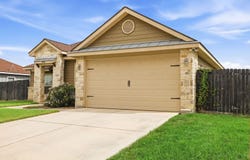 108 PARK HTS, Poth, TX 78147