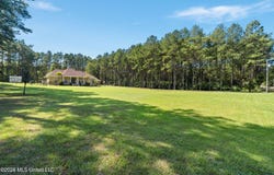 11 Maple Drive, Ellisville, MS 39437