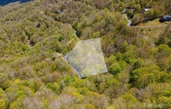 93 Goldenleaf Road, Mars Hill, NC 28754