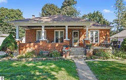 211 E Sixth, Clare, MI 48617