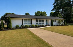 2012 Stoddard Dr, Florence, AL 35630