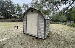 822 Market St, Pleasanton, TX 78064