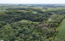 Bluebird Rd., Cascade, IA 52033