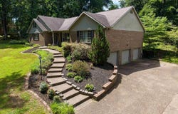 4077 Frame Road, Newburgh, IN 47630
