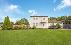 11 Shade Tree Lane, East Patchogue, NY 11772