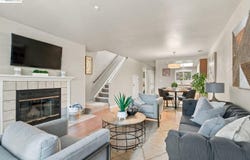 2627 Oak Rd, Walnut Creek, CA 94597