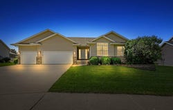 2050 Hillside Dr, Ely, IA 52227