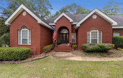 417 Riveredge Parkway, Dothan, AL 36303