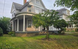407 Williams Ave, Williamstown, WV 26187