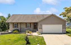 810 Victorian Avenue, Waterloo, IL 62298