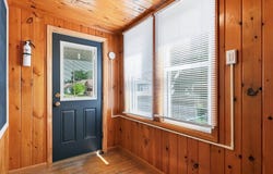 64 Stewart St, Chicopee, MA 01020
