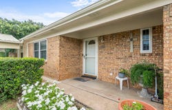 116 Larkspur Ln, Palestine, TX 75803