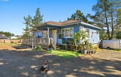 1589 SEAGATE Ave, CoosBay, OR 97420