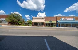 113 E Main Street, Willow Springs, MO 65793