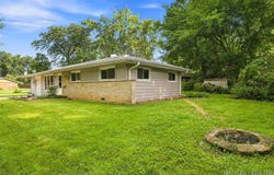 557 Willard Avenue, Elgin, IL 60120