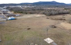 2006 N Hwy 71, Mena, AR 71953