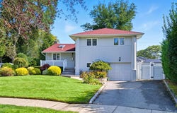 17 Willben Lane, Plainview, NY 11803