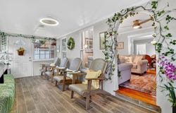 418 E 10TH Avenue, MOUNT DORA, FL 32757
