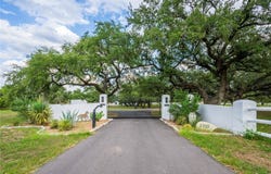 2310 E Hwy 97, Pleasanton, TX 78064