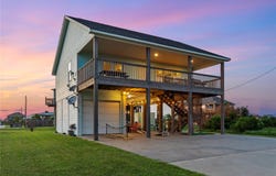 157 Verdia Dr, Crystal Beach, TX 77650