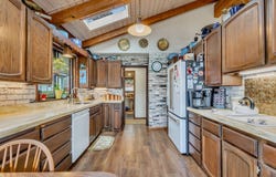 61 Gamble St, Wheeler, OR 97147