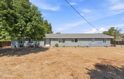 6110 W Nebraska Avenue, Caruthers, CA 93609