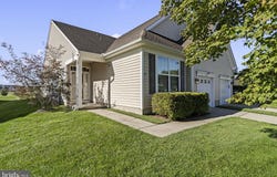 37 E DEHART Avenue, CLAYTON, NJ 08312