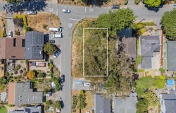 6th St, Montara, CA 94037