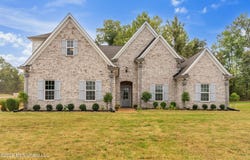 963 Buttermilk Drive, Nesbit, MS 38651