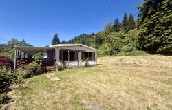 76582 DAVIS Rd, Oakridge, OR 97463