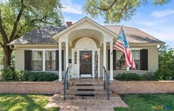 905 E 12th Street, Cameron, TX 76520