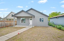 820 E Crown Ave, Spokane, WA 99207