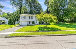 40 Bayberry Drive, Wallingford, CT 06492