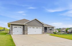 3440 Wanamaker, Sioux City, IA 51106