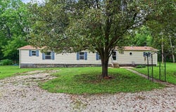2045 SE 85th St, Topeka, KS 66409