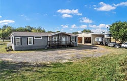 602 S 3rd Street, Abbott, TX 76621