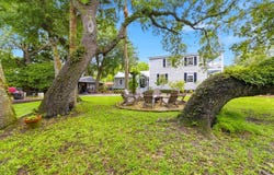 128 4th St, Apalachicola, FL 32320