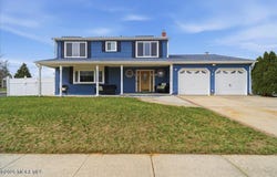 12 Holmes Avenue, Monroe, NJ 08831