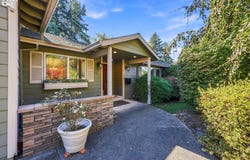 21620 SE ASH St, Gresham, OR 97030